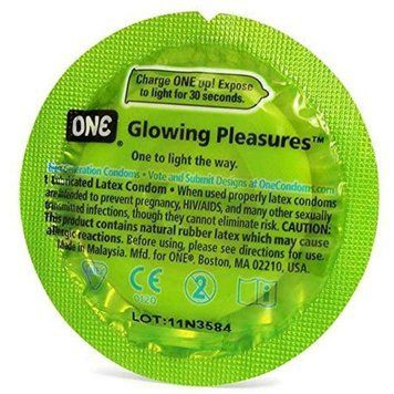 Набор презервативов One Glowiing Pleasures светящихся в темноте (цена за 5 шт.) ON222073 фото